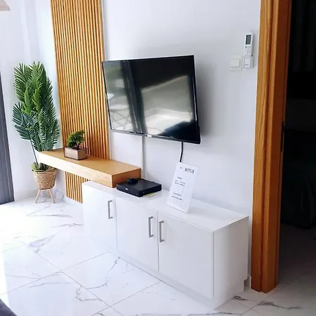 Sea Side In Kato Apartment *