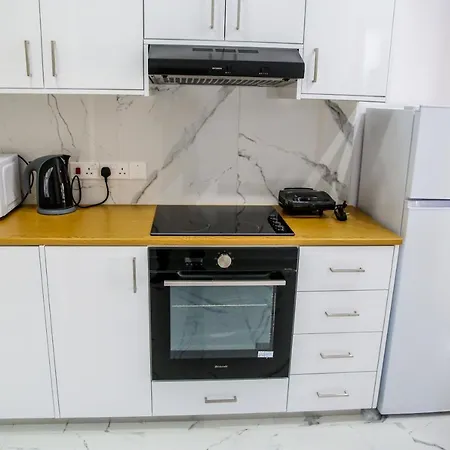 Sea Side In Kato Apartman Paphos