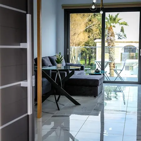 Sea Side In Kato Apartment