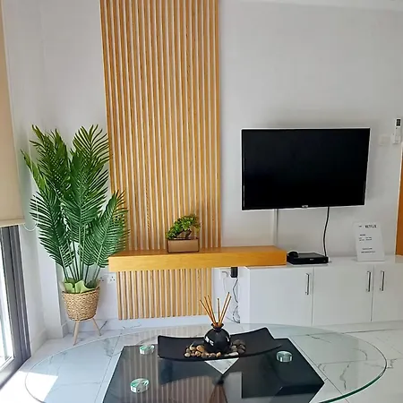 Sea Side In Kato Apartman *