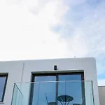 Sea Side In Kato Apartman *