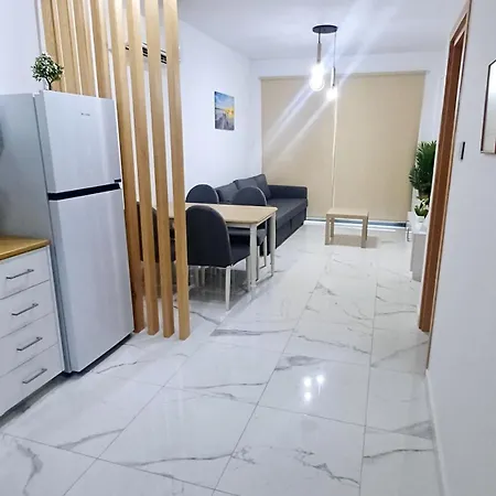 Sea Side In Kato Appartement