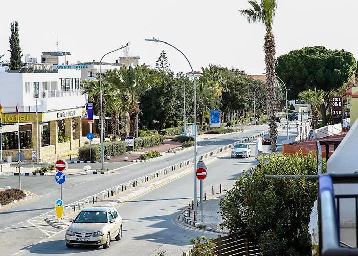 公寓 Sea Side In Kato Paphos